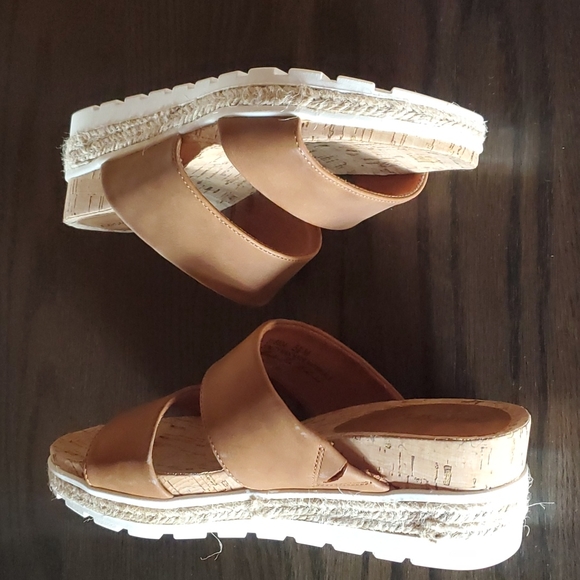 NWOT Easy Street MaryAnn Wedge Sandals - Picture 4 of 10